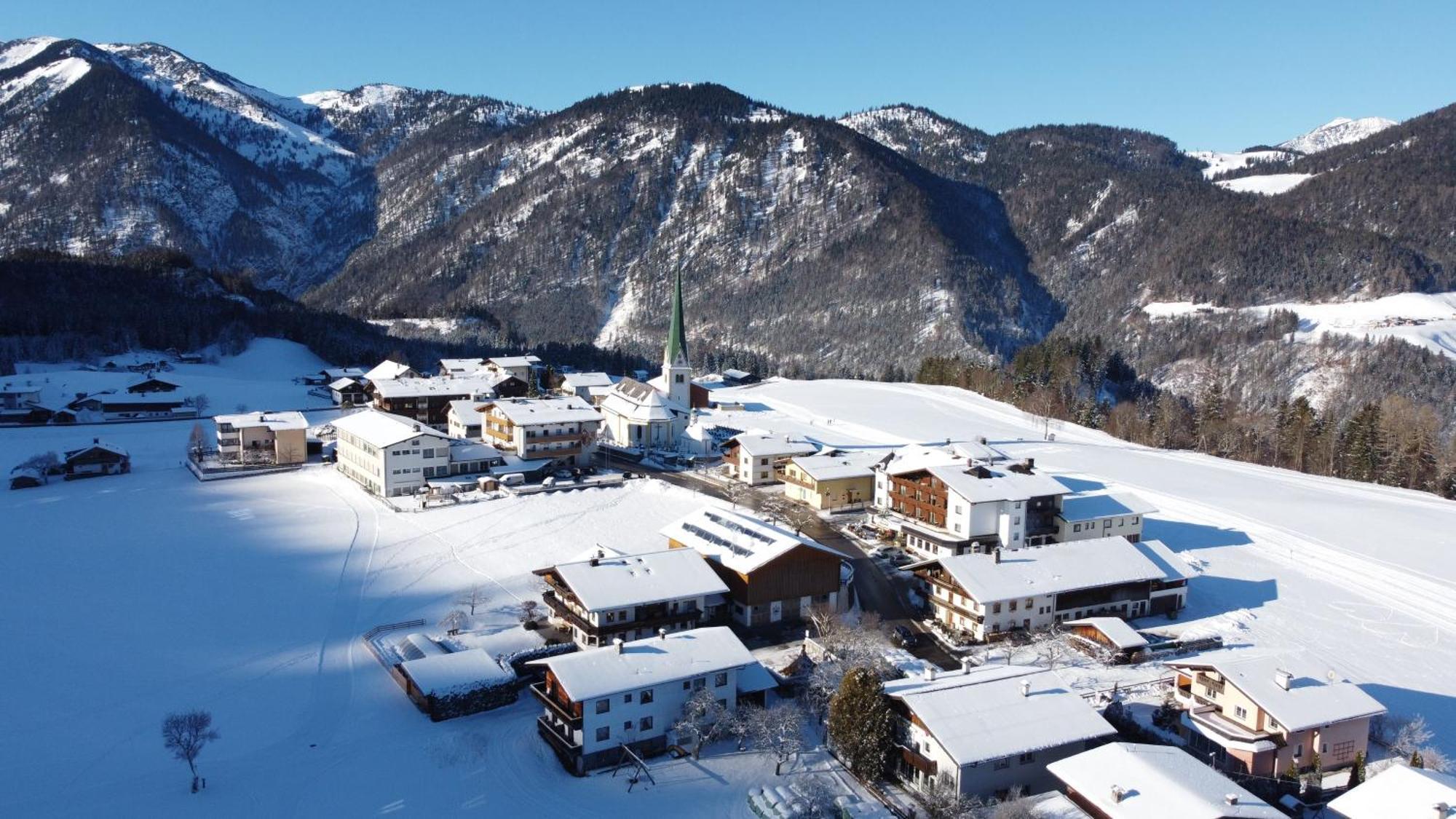 Hotel Neuwirt Brandenberg Eksteriør bilde